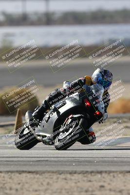 media/Nov-16-2025-Race Pace (Sun) [[8c5fa54630]]/Non Verified Riders (1st 20 Minutes)/1-Turn 14 (10am)/